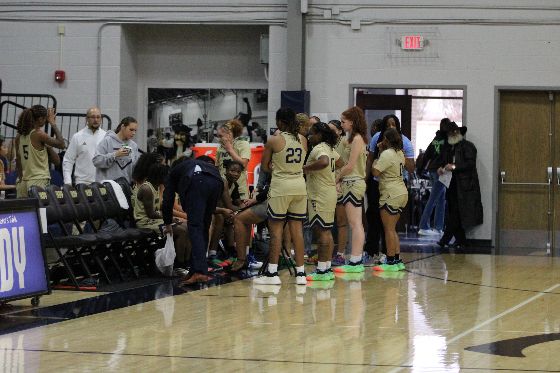Lady Pirates drop final game of 2025
